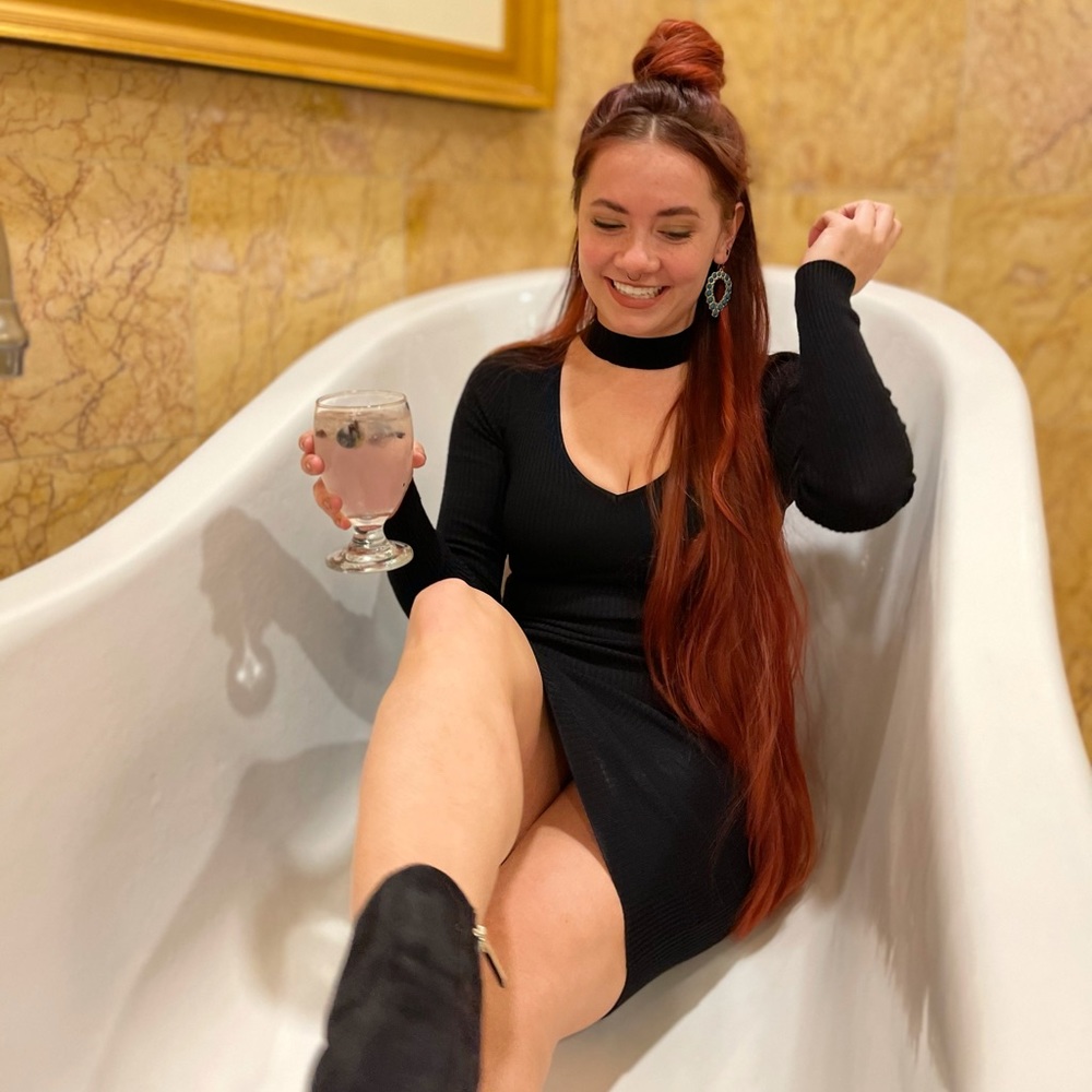 Meet your Posher, Chloe